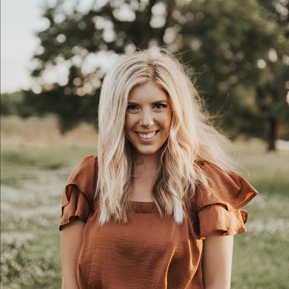 Meet your Posher, Madison - Picture 1 of 1